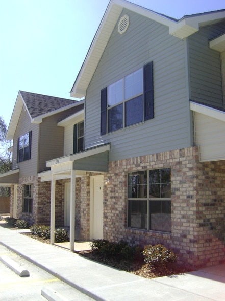 Building Photo - 43087 W Pleasant Ridge Rd