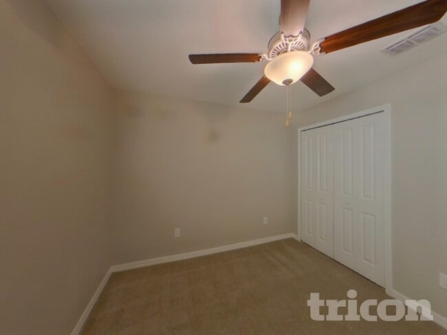 Building Photo - 5206 White Chicory Dr