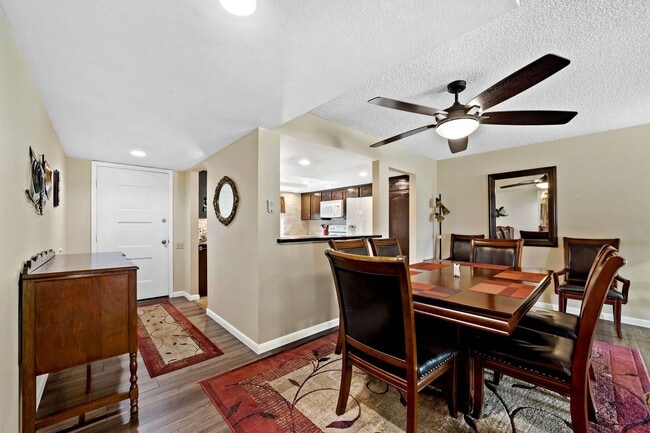 Building Photo - This beautifully appointed 3-bedroom, 2-bathroom condo seasonal rental Located in Leisure World A...