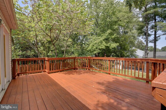 Building Photo - 618 Worchester St