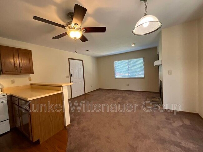 Building Photo - 251 Eagle Ridge