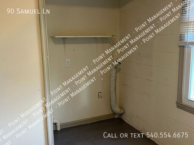 Building Photo - 90 Samuel Ln