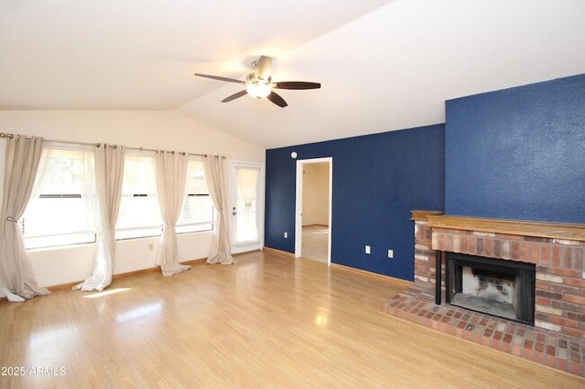 Building Photo - 602 N Cobblestone St