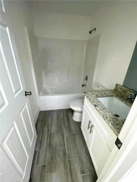 Building Photo - 5010 Locke Ln