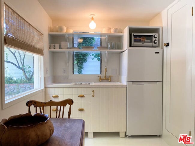 Building Photo - 1602 Courtney Ave