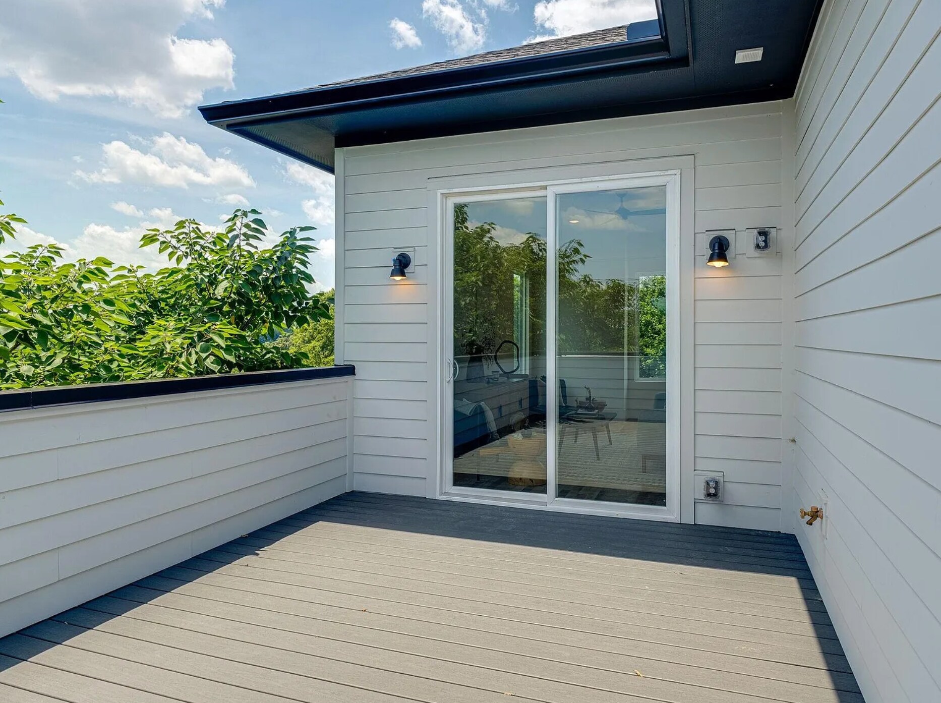 3rd Floor Private Deck - 613 Southgate Ave