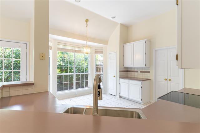 Building Photo - 2217 London Dr