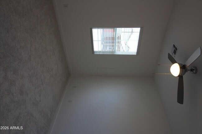 Building Photo - 3831 E Rainbow Dr