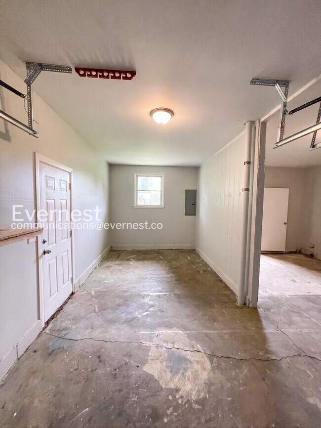 Building Photo - 109 Shirley Dr