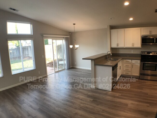 Building Photo - 32428 Enriqueta Cir