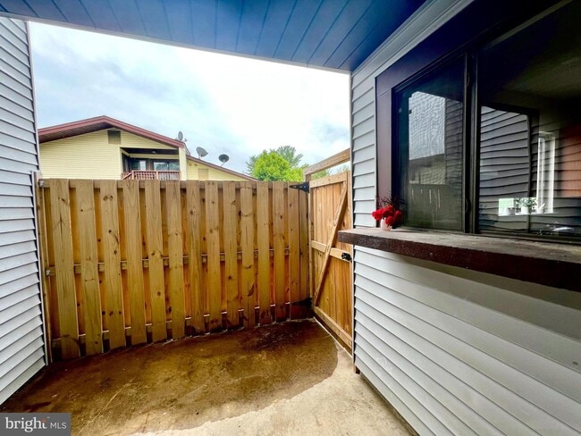 Building Photo - 2566 Fox Ridge Ct