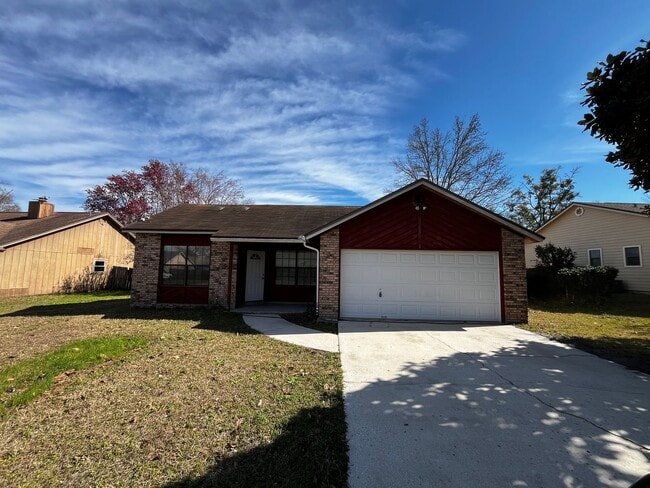 Building Photo - 3Bed/2bath in the heart of Orange Park