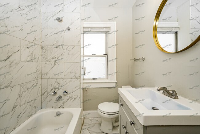 Building Photo - 156 S Eureka Ave