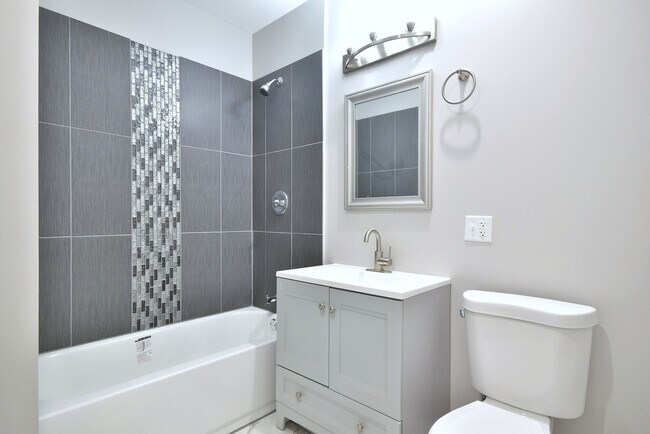 Building Photo - 4105 W 21st Pl