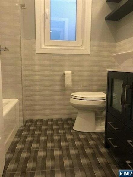 Building Photo - 143 Market St