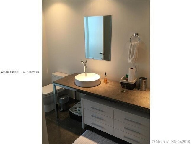 Building Photo - 475 Brickell Ave