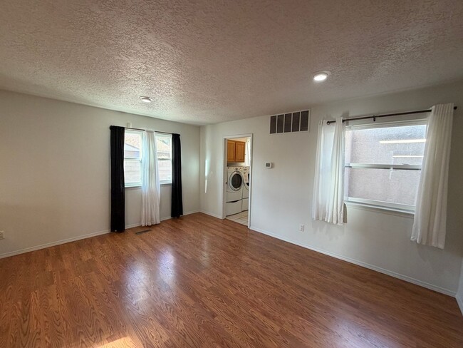 Building Photo - 3 Bedroom Single Story Home Available Near Academy Rd NW & Ventura St NE!