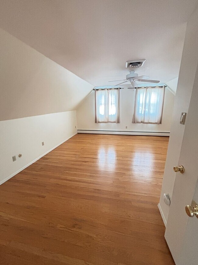 Building Photo - Spacious 3br Home for rent located in Whitehall, Echo Heights!