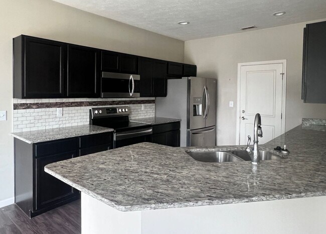 Building Photo - Newer Ranch Home in Avalon Bluff - 3 Bedrooms Plus a Den