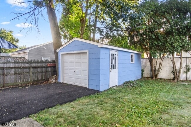 Building Photo - 29 Ligham St