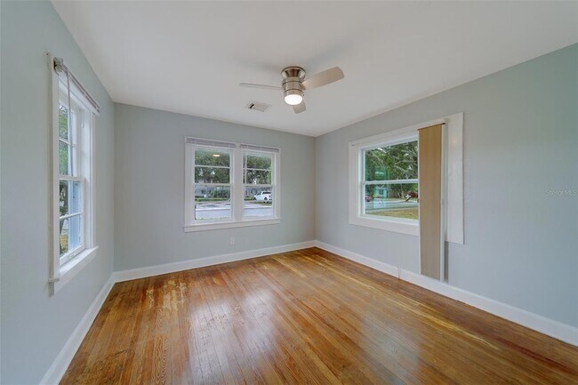 Building Photo - 810 2nd Ave NW