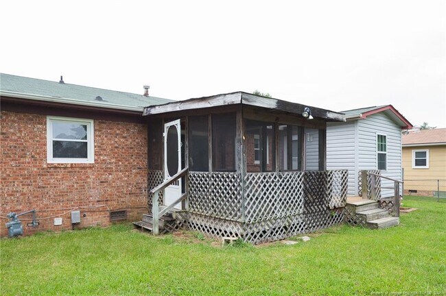 Building Photo - 304 Longhorn Dr