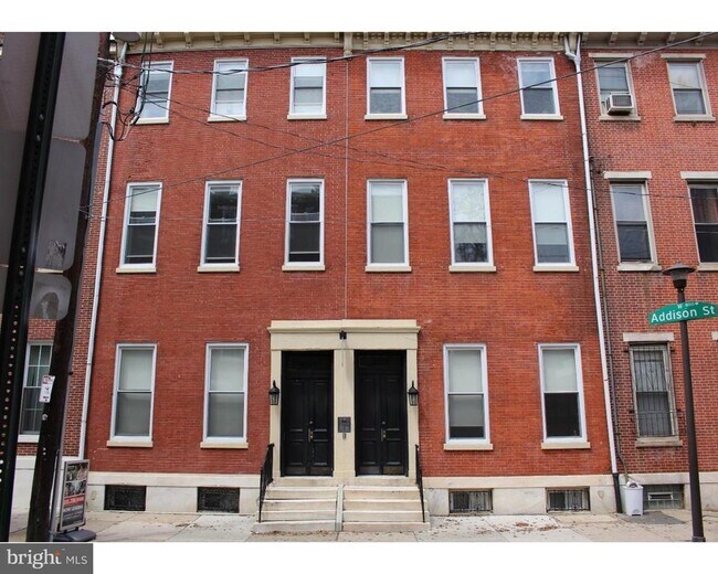 Building Photo - 408 S 9th St
