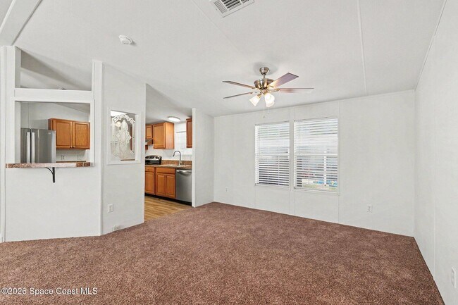Building Photo - 423 Brozman Ln