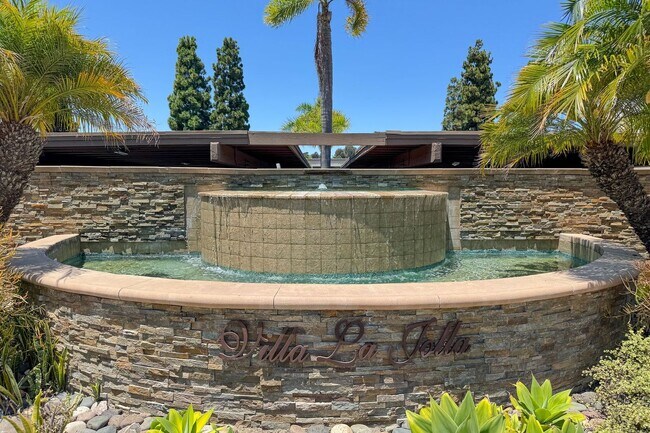 Building Photo - 1 Bedroom, 1 Bathroom Condo in the Villa La Jolla Community