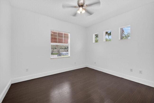 Building Photo - 6072 NW 116 Dr