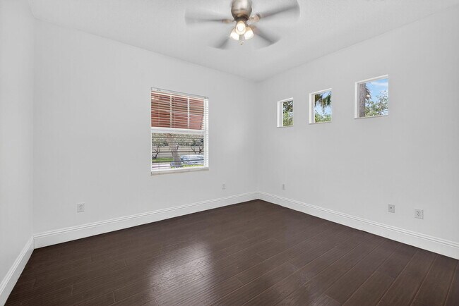Building Photo - 6072 NW 116th Dr