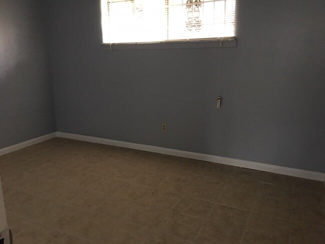 Building Photo - 4118 Pickfair St