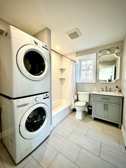Bathroom - 80 Elm St