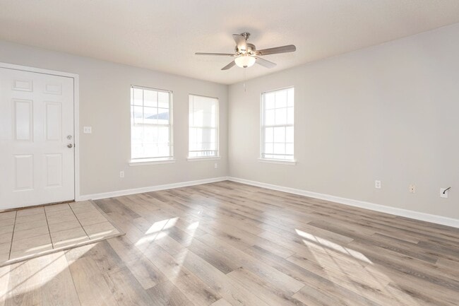 Building Photo - Cute Rental Home Downtown Biloxi