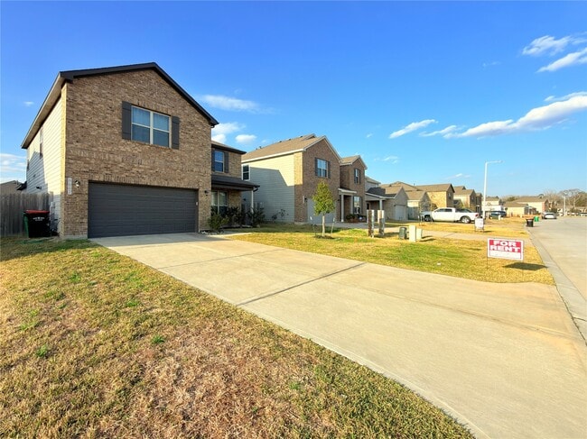 Building Photo - 9662 Caney Trails Rd