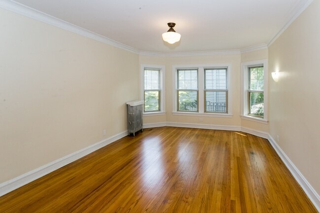 Living Room - 914 Crain St.