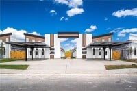 Building Photo - 604 N Onyx Ave