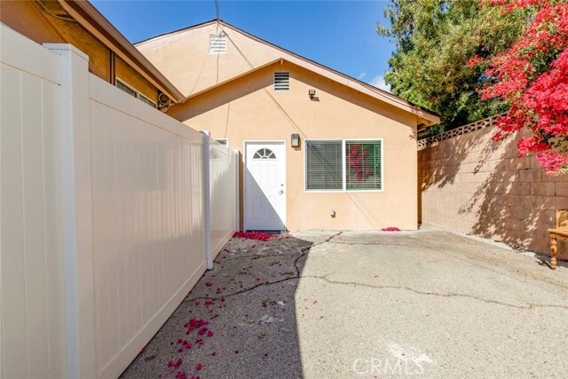 Building Photo - 10563 Vinedale St