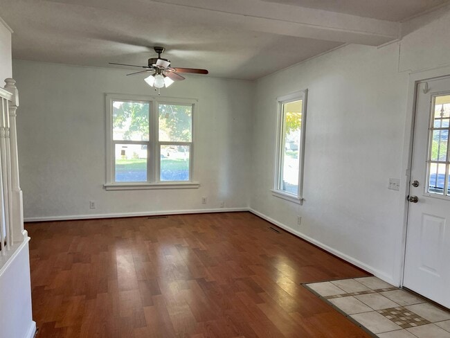 Building Photo - 1500 Conant Ave