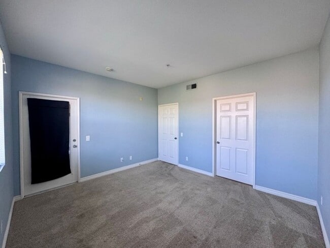 Building Photo - Upgraded 1BD/1BA Condo in Gated Temecula C...