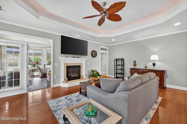 Building Photo - 3253 Gardenwood Dr