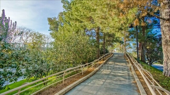 Building Photo - 24010 Telegraph Hill Ct