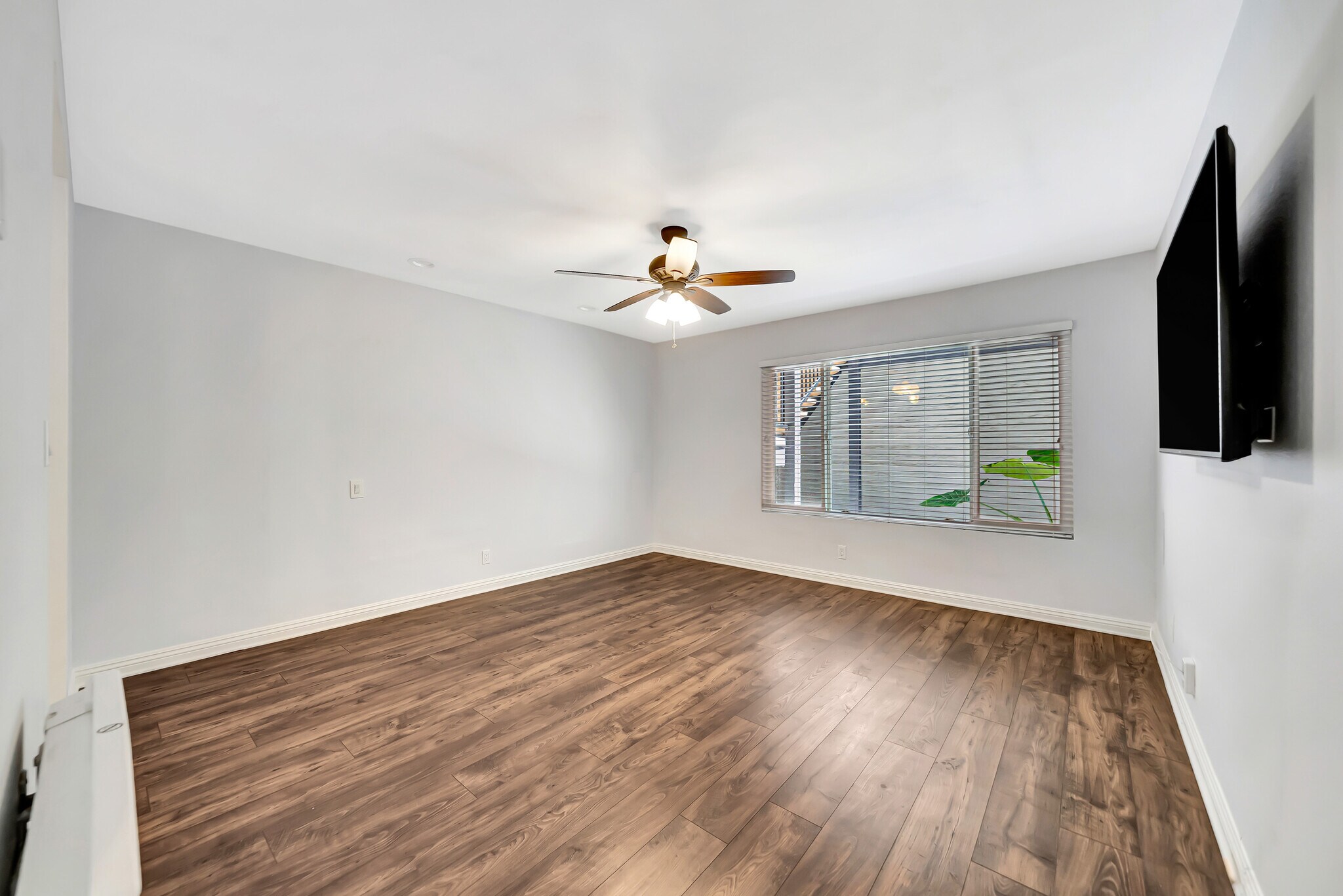 Building Photo - 3606 Vista Rey