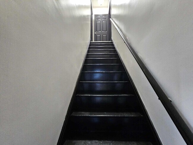 Building Photo - Beautiful 4 Bed, 1 Bath Home for Rent- Spacious, Modern, and Move in Ready!