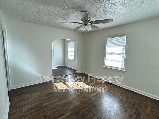 Building Photo - 1480 Brewer Ave