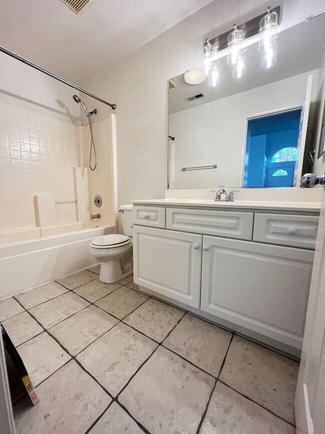 Building Photo - Large Townhome - 3 Bed/ 3 Bath with 2 car garage in Carmel Valley!