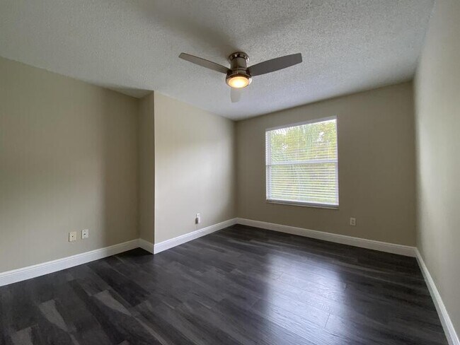 Building Photo - 4115 Andover Cay Blvd