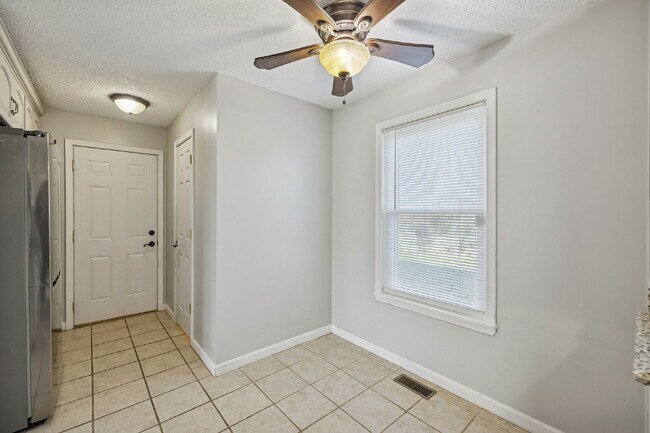 Building Photo - 342 Brook Mead Dr