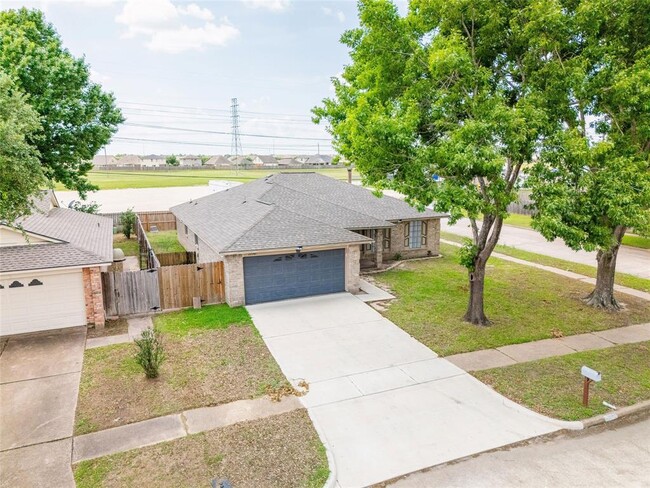 Building Photo - 22142 Pearl Lake Dr