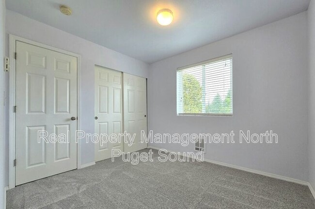 Building Photo - 1256 Ash Ave